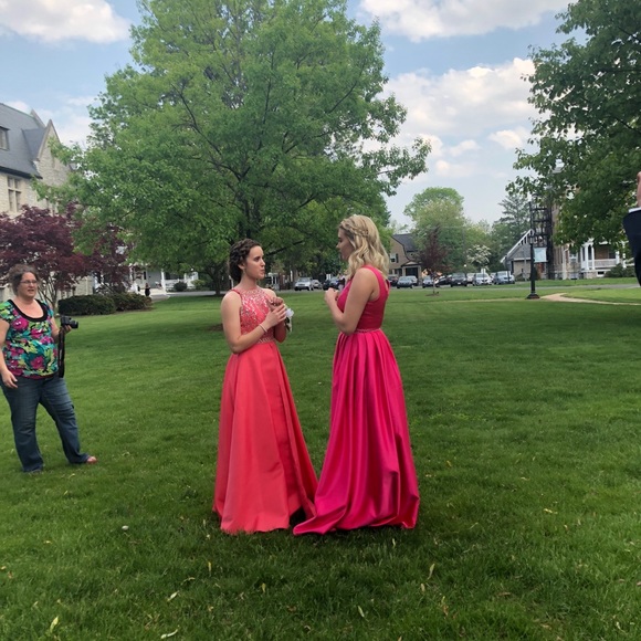 PROM DRESS! - Picture 2 of 8